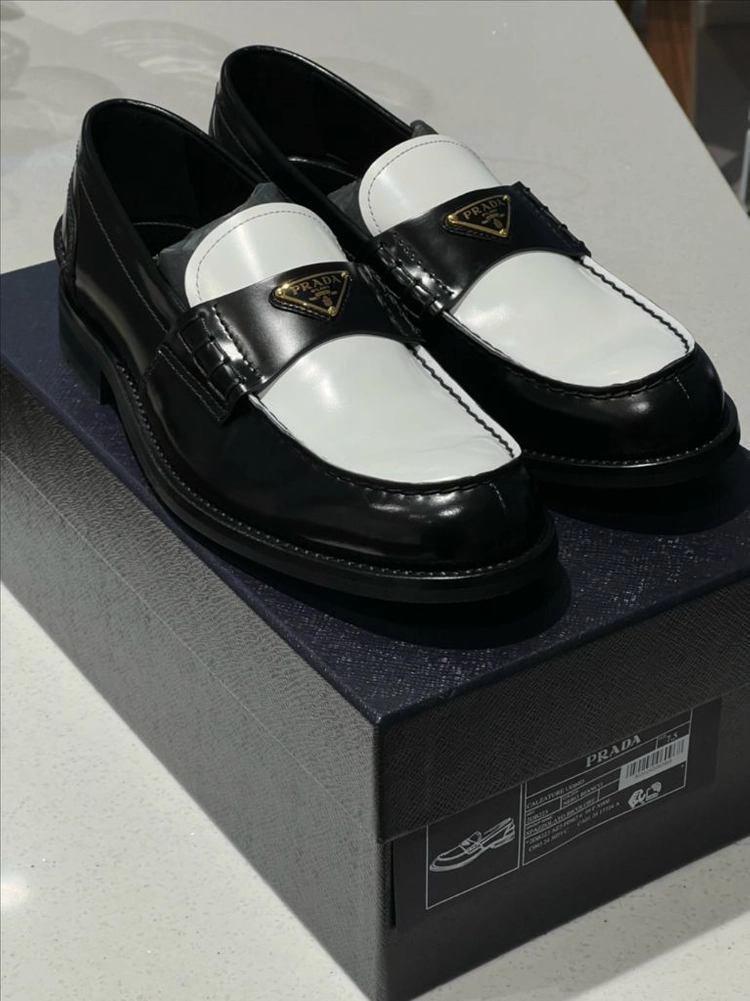 프라다 PRADA 브러시드 투톤 로퍼 7.5사이즈 (265-270) 새상품 이미지