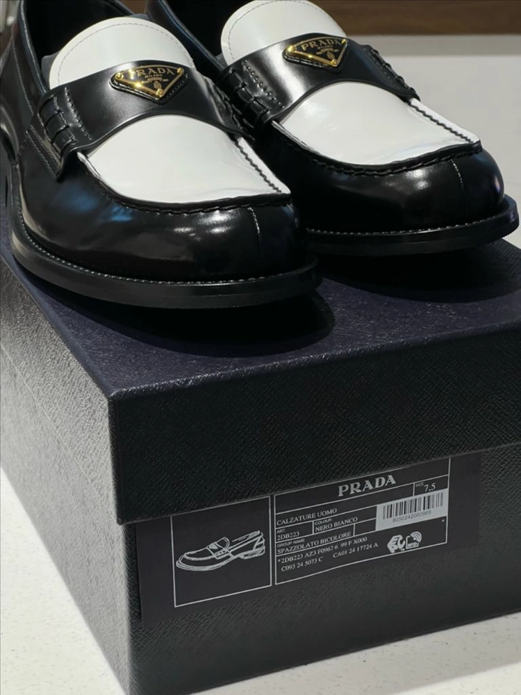 프라다 PRADA 브러시드 투톤 로퍼 7.5사이즈 (265-270) 새상품 이미지
