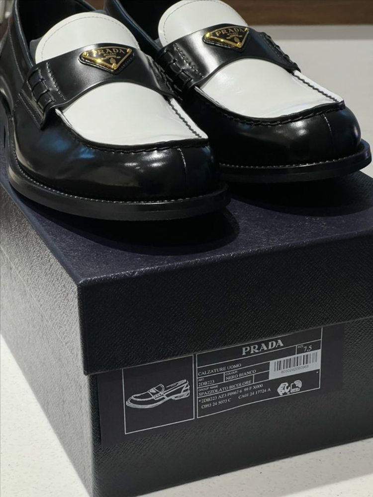 프라다 PRADA 브러시드 투톤 로퍼 7.5사이즈 (265-270) 새상품 이미지