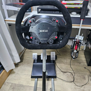 트러스트마스터 TS-XW 레이싱 휠 + 거치대 이미지