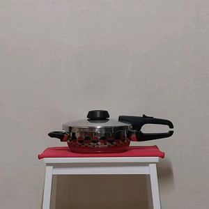 (중고)휘슬러 엠보 압력솥 팝니다(2.5리터) 이미지