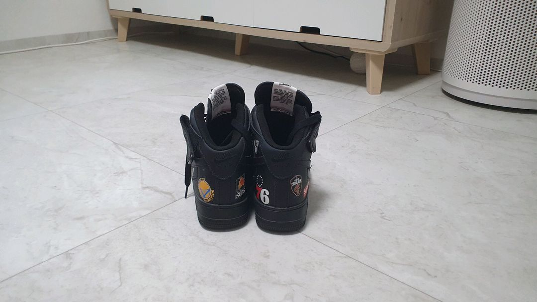 나이키 x 슈프림 x NBA 에어 포스 1 미드 블랙 이미지
