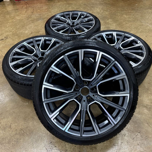 BMW 7시리즈 817m 20인치 정품 휠타이어 팝니다 이미지