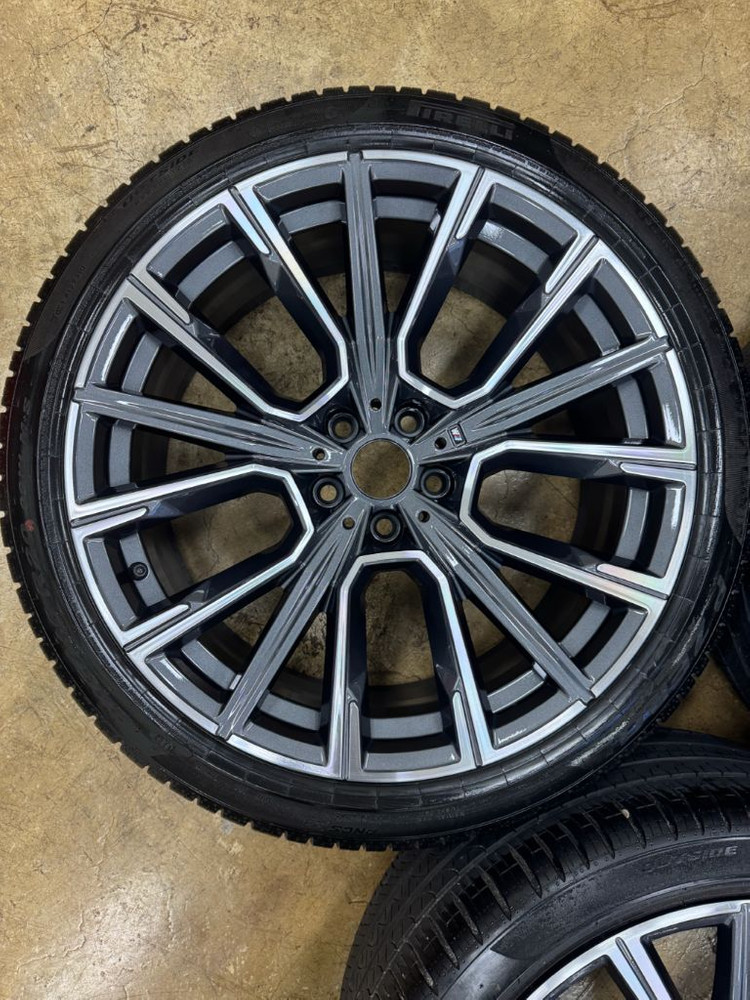 BMW 7시리즈 817m 20인치 정품 휠타이어 팝니다 이미지