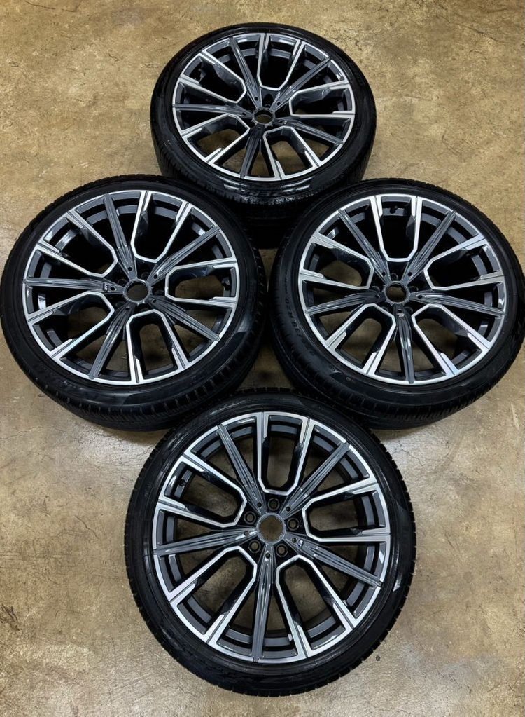 BMW 7시리즈 817m 20인치 정품 휠타이어 팝니다 이미지