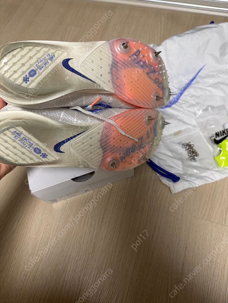 나이키 에어줌 빅토리2 스파이크화 팝니다. (255사이즈) 이미지