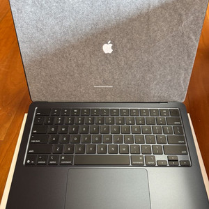 맥북에어 m4 13인치 24gb 512 gb 단순개봉 풀박스(영문 버전) 이미지