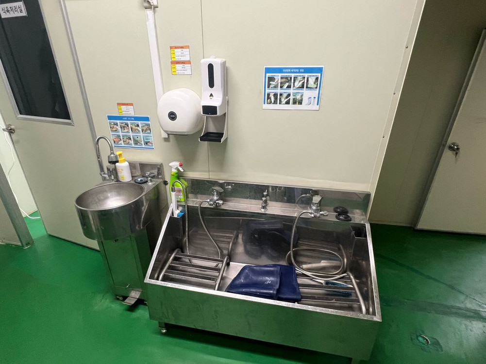 해썹 의류청소기 팝니다. 위생전실 모두 있어요. 이미지