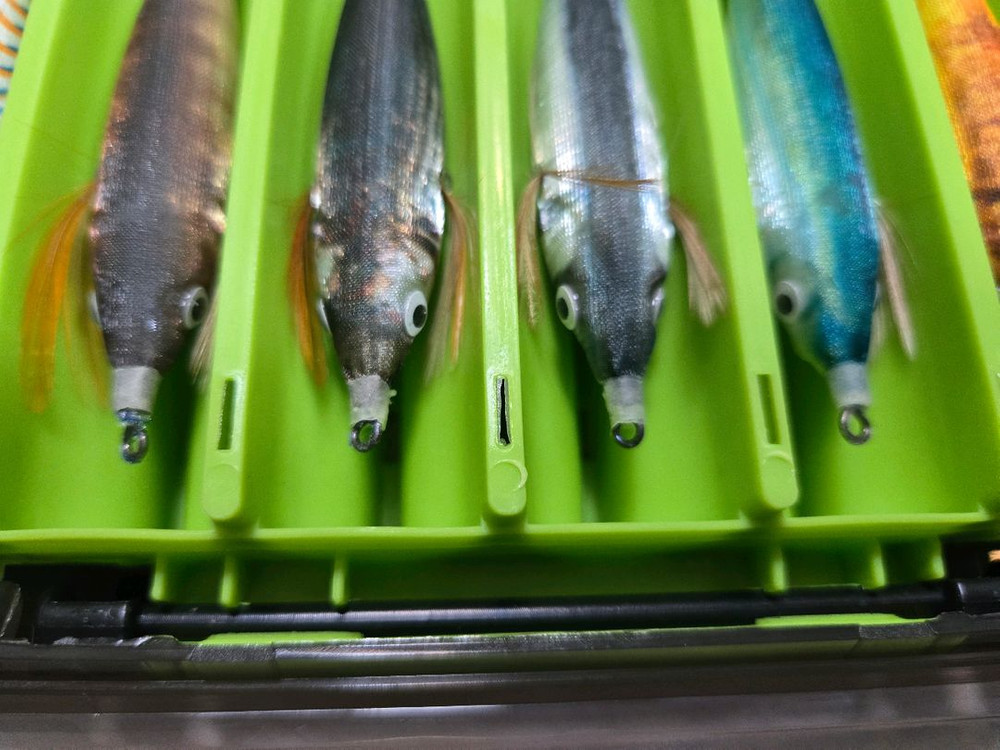 형광.야광 쭈꾸미.갑오징어 에기 7개 세트(10cm) + 전용케이스 이미지