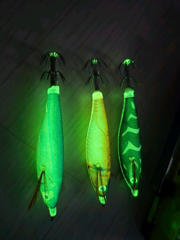 형광.야광 쭈꾸미.갑오징어 에기 7개 세트(10cm) + 전용케이스 이미지