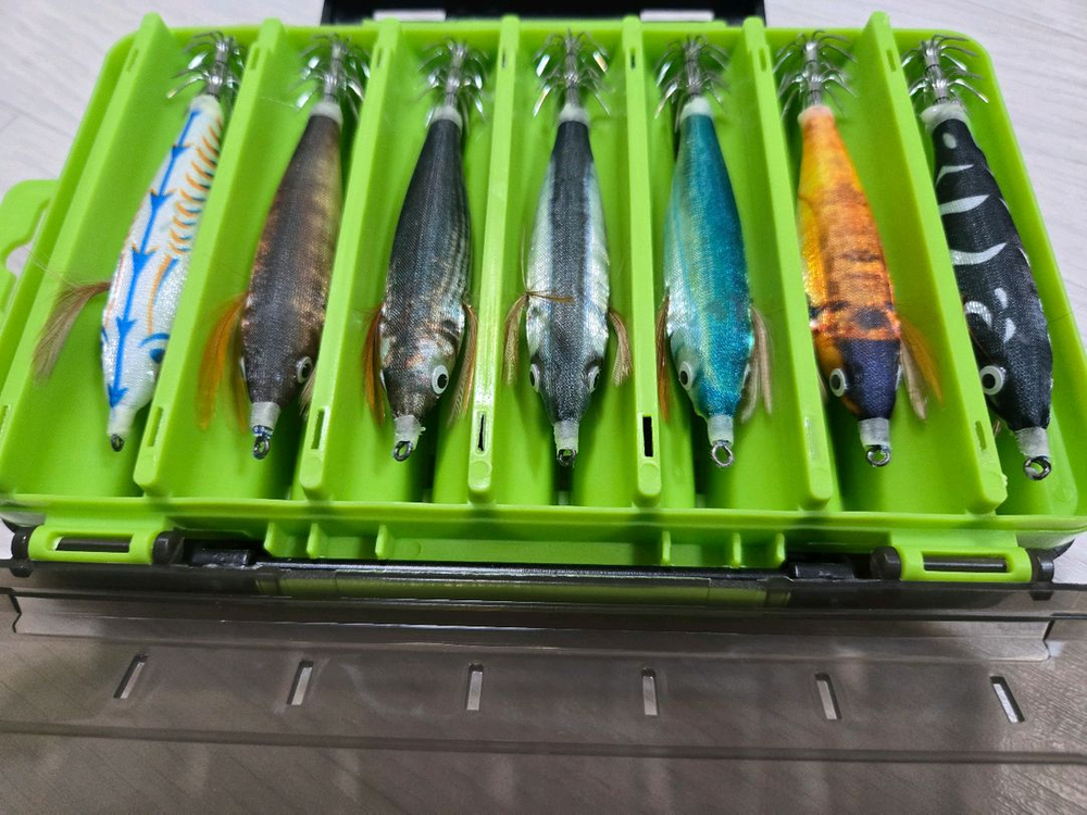 형광.야광 쭈꾸미.갑오징어 에기 7개 세트(10cm) + 전용케이스 이미지