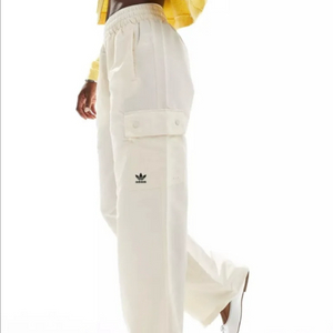 아디다스 에센셜 우븐 카고 바지 이미지