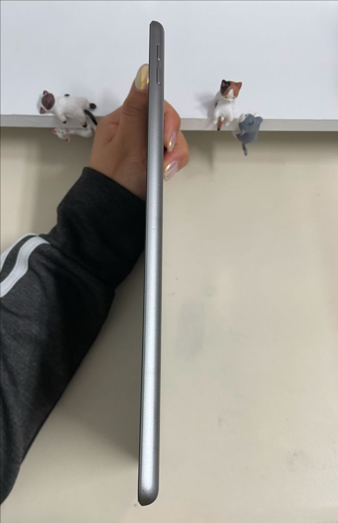 아이패드5세대 32G 그레이 WIFI S급! 이미지