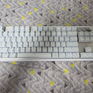 커세어 k70 pro tkl mgx 판매합니다 [화이트] 게이밍 키보드 이미지