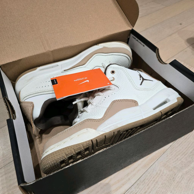 키즈 운동화 조던 코트사이드 230 이미지