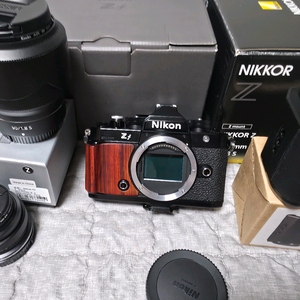 니콘 zf 5천컷 신동급 50mm f1.8s렌즈 이미지