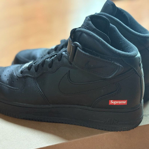 나이키 슈프림 에어포스 미드1 260 이미지