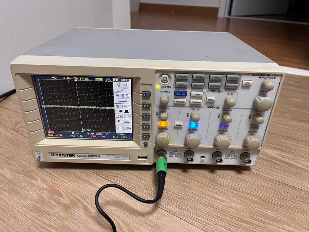 GWINTEK DDS-2204 오실로스코프 4채널 이미지