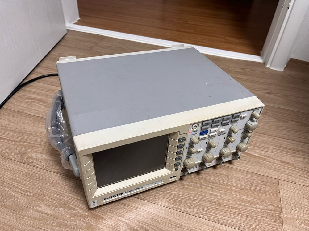 GWINTEK DDS-2204 오실로스코프 4채널 이미지