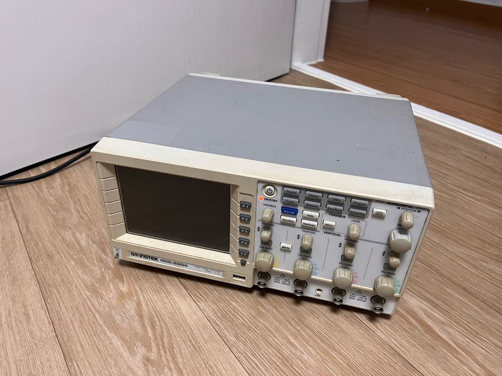 GWINTEK DDS-2204 오실로스코프 4채널 이미지