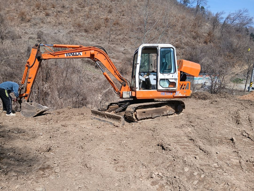 굴삭기 0,2 한라. HE50A 이미지