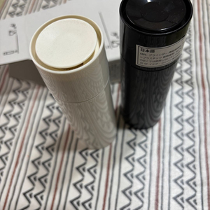 이케아 바르나시네 향신료 분쇄기 블랙/화이트 이미지