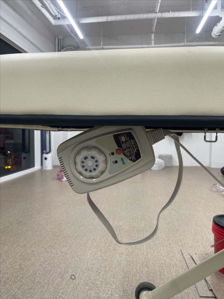 피부미용 전동배드 이미지