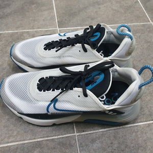 나이키 에어맥스 2090 (CV8835-100)(260) 이미지