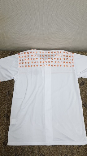 언더아머 요미우리 자이언츠 85주년 유니폼 이미지