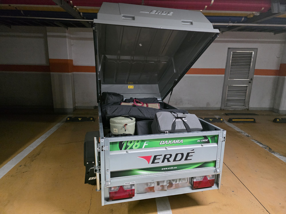 캠핑 트레일러 이미지