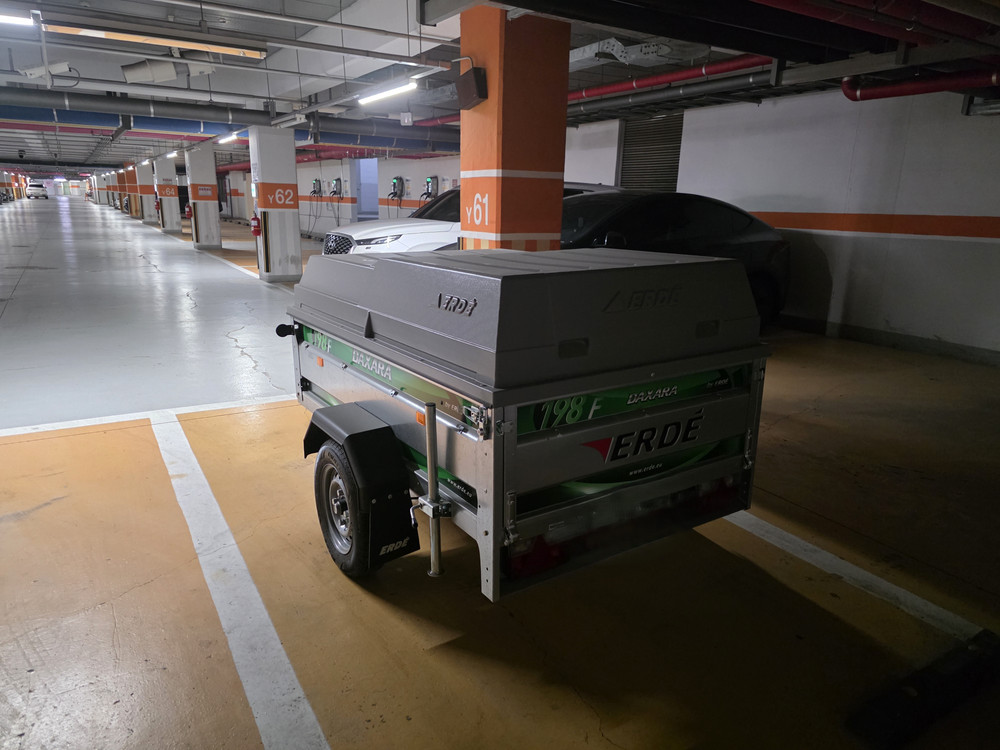 캠핑 트레일러 이미지