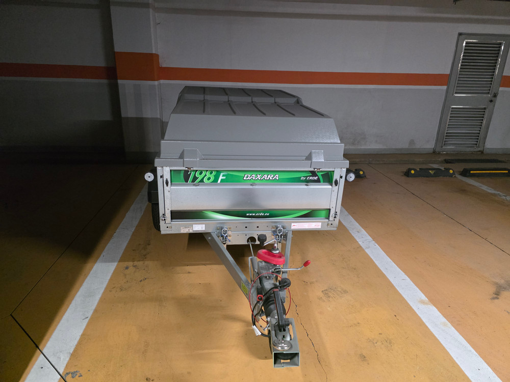 캠핑 트레일러 이미지