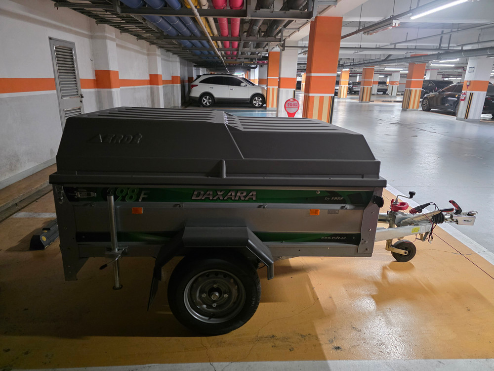 캠핑 트레일러 이미지