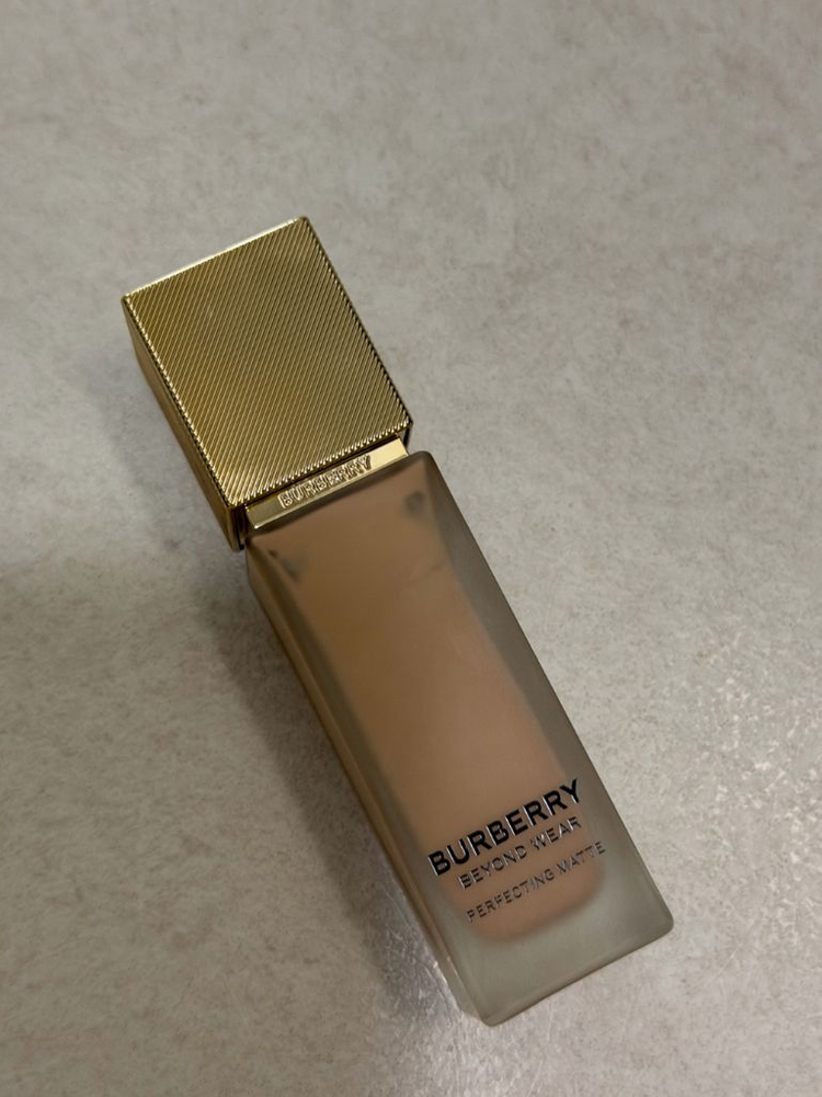 유통기한 임박 버버리 파운데이션 랑콤 선크림 파데 이미지