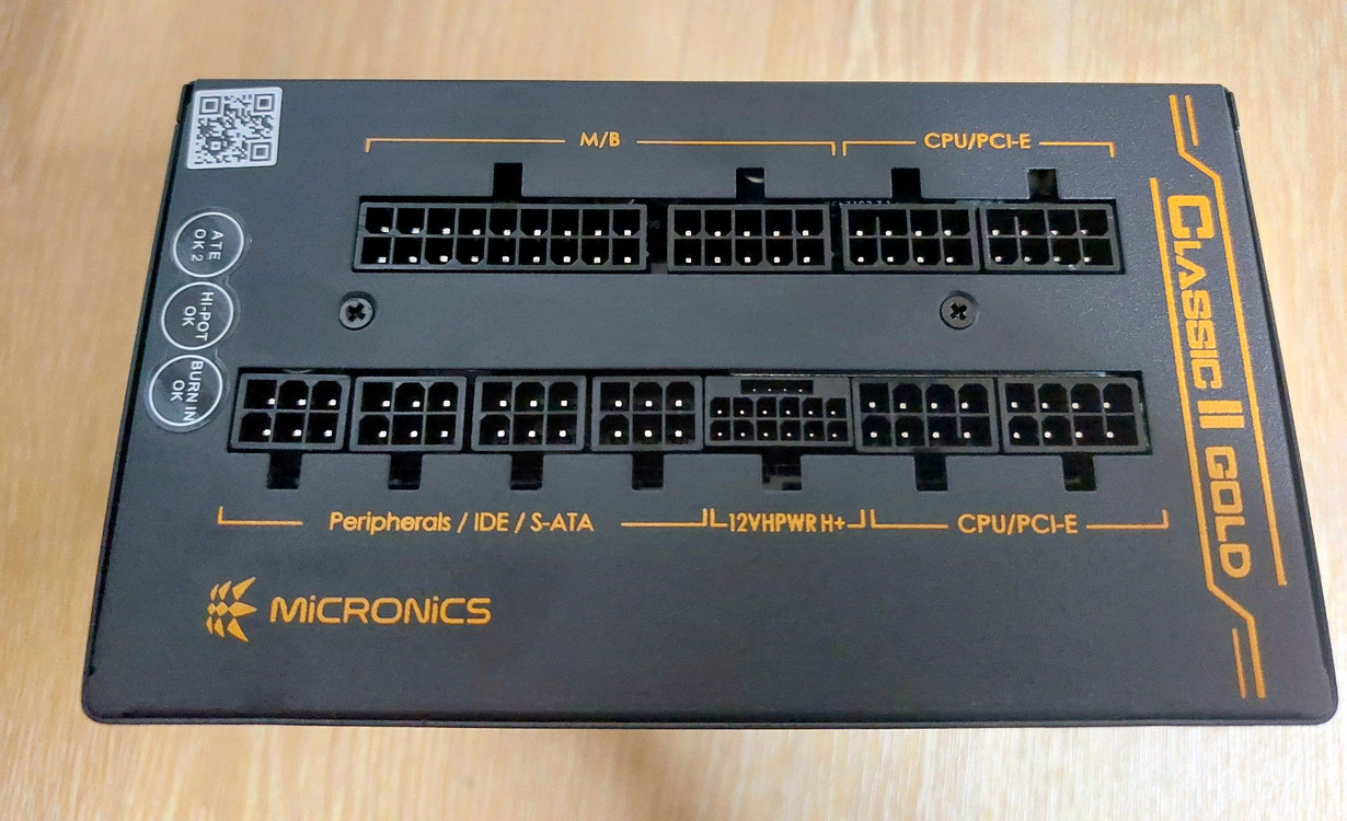 750W 골드 풀모듈러 파워서플라이 이미지