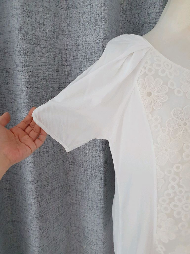 (상태좋음)레이스 자수 블라우스 55~66 이미지