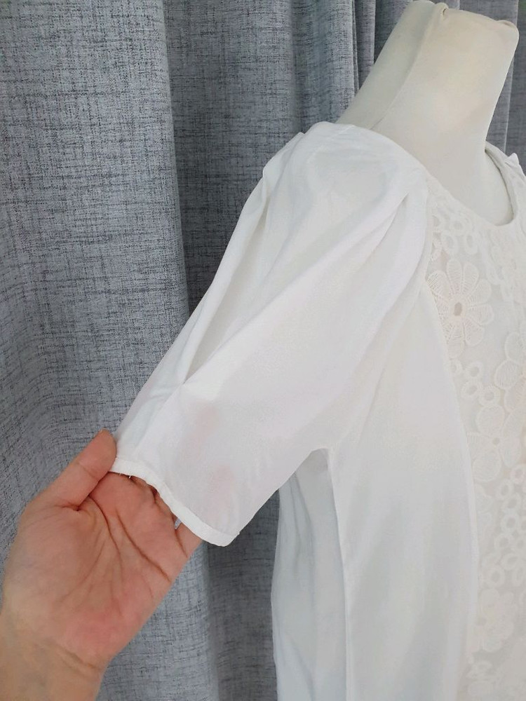 (상태좋음)레이스 자수 블라우스 55~66 이미지