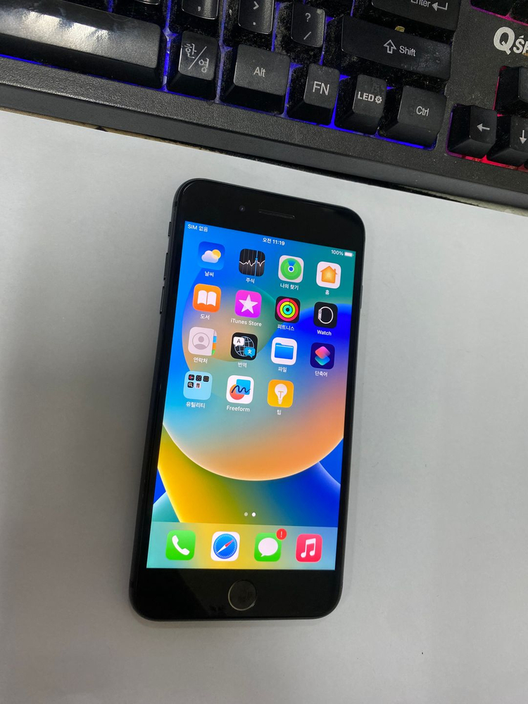 아이폰8플러스 스그 A급 256GB 배터리100% 8+ 인스타 카메라폰 레트로감성 사진폰 090210 이미지