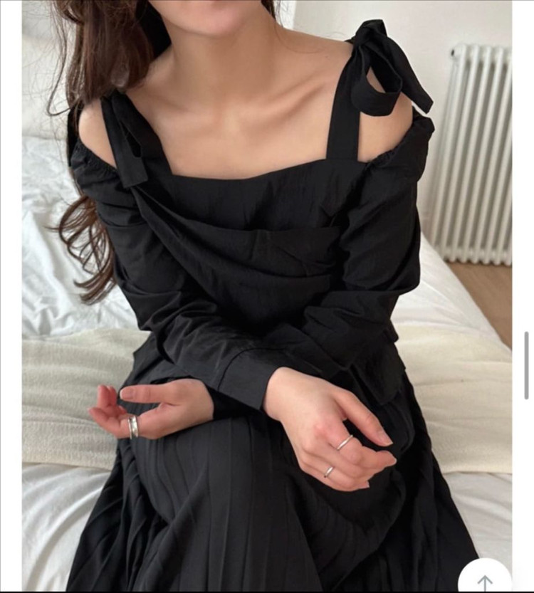 (새상품) 셀렉트한 엔젤 블라우스 하객룩 블라우스 오프숄더 블라우스 블랙 이미지