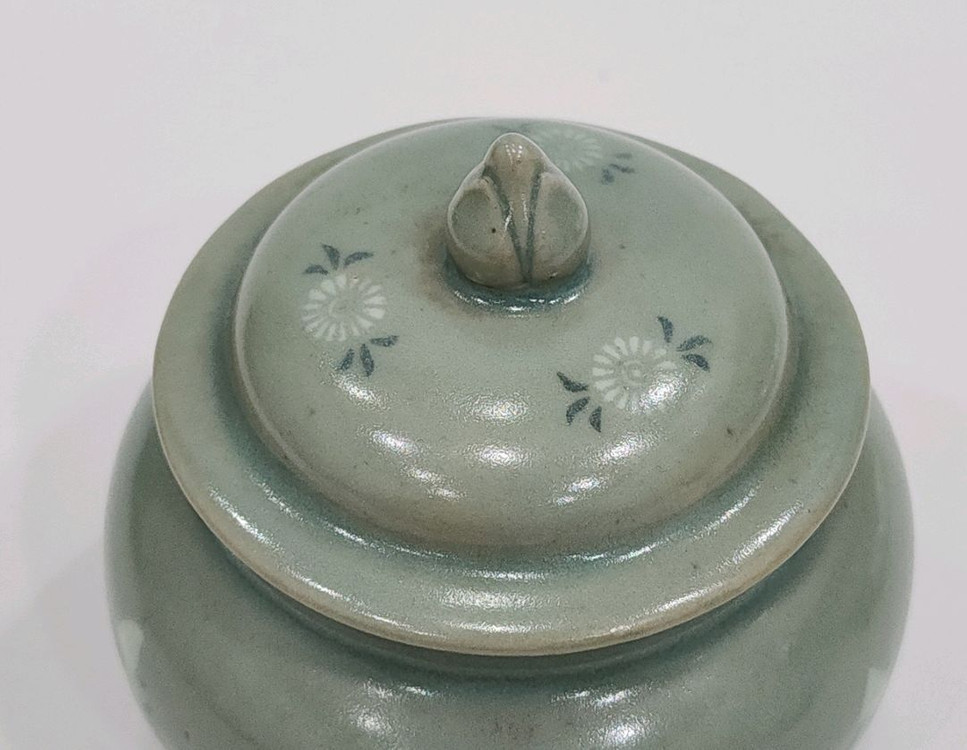 강진 상감청자 차합 이미지