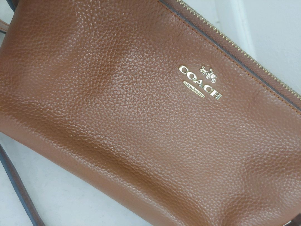 코치 크로스백 이미지