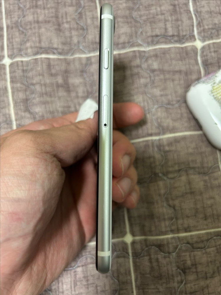 아이폰se2 64 이미지