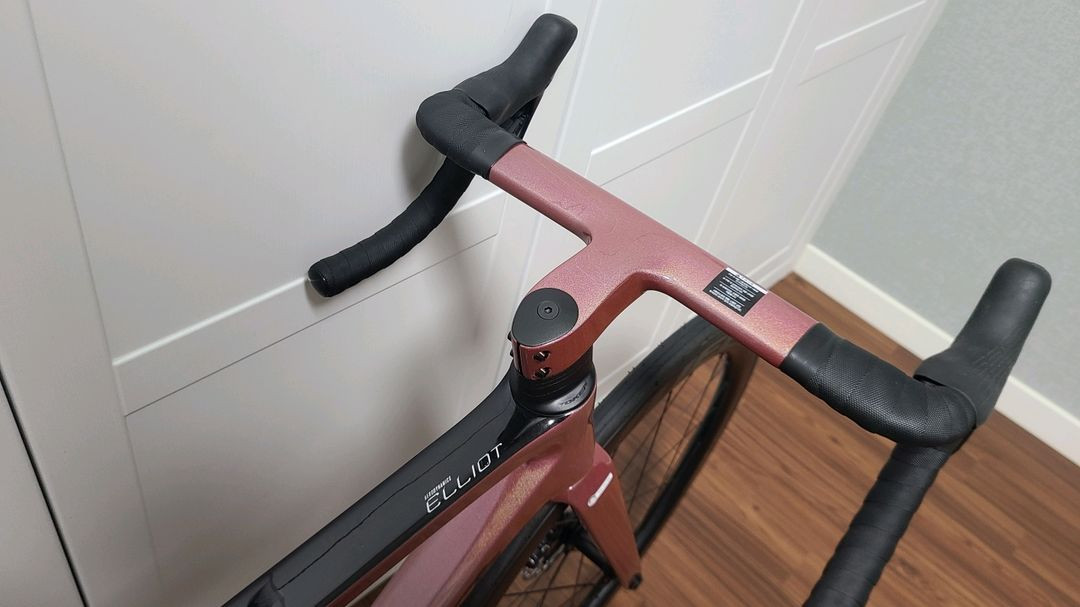 풀카본)가성비갑 첼로 엘리엇 E8 울테Di2 신품급 싸게 판매 용품도드림 이미지