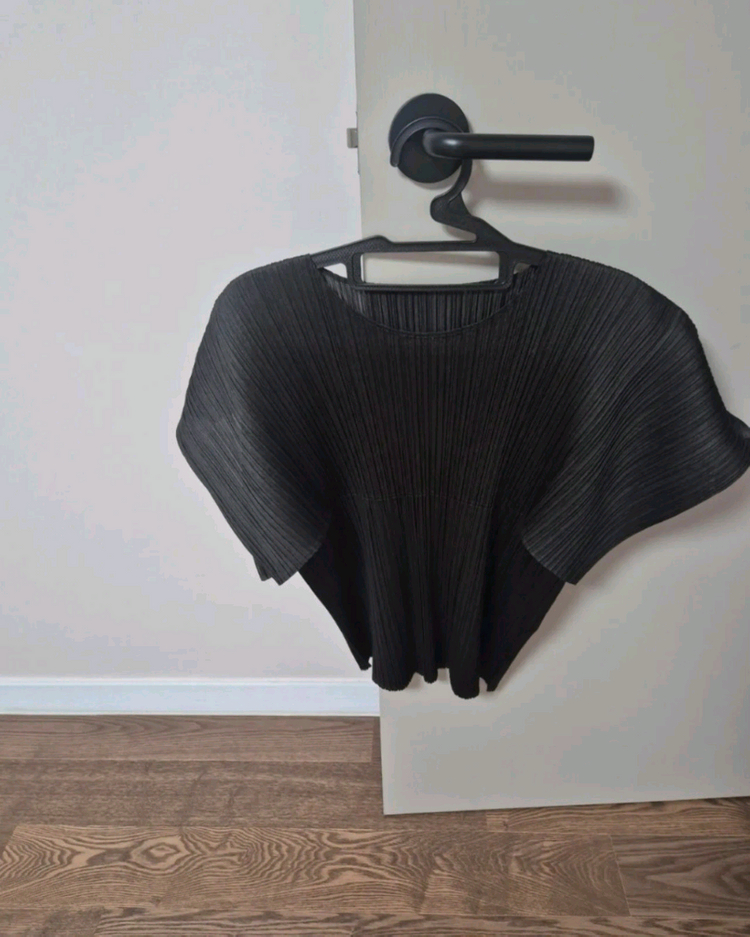 플리츠플리즈 메티어라이트 탑 차콜 3 이미지