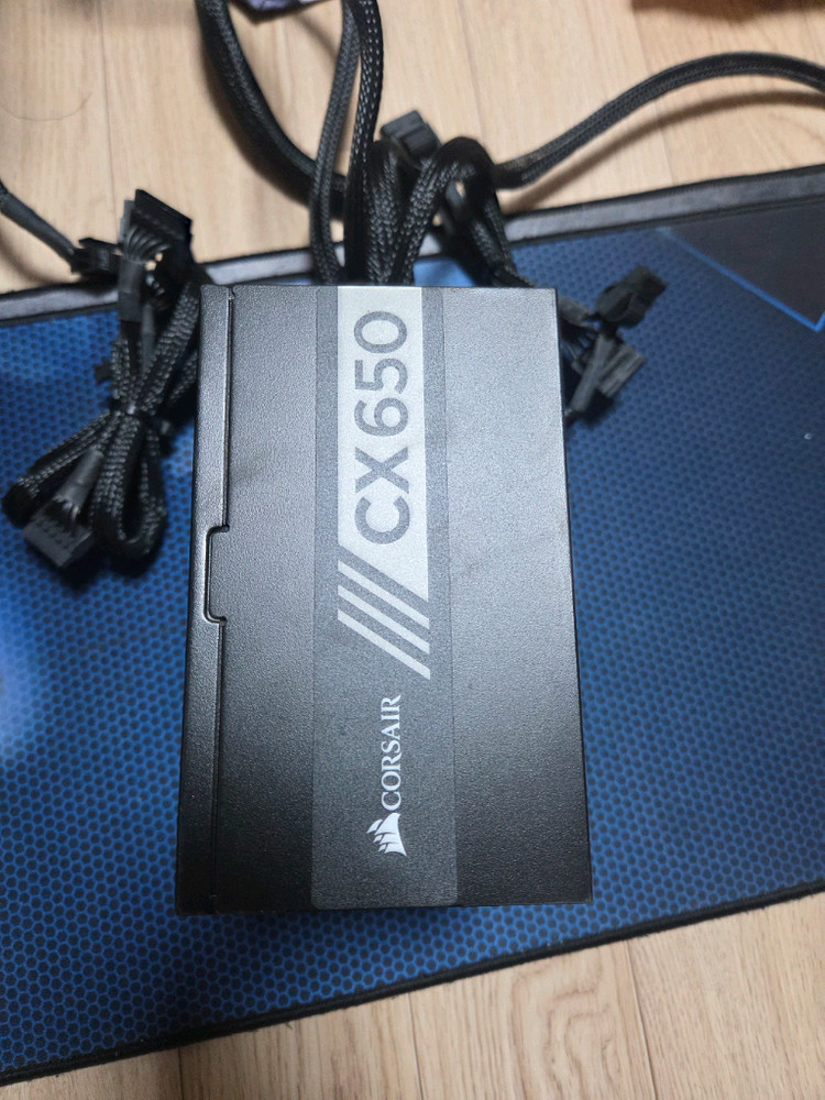 커세어 CX650 650W 파워서플라이 이미지