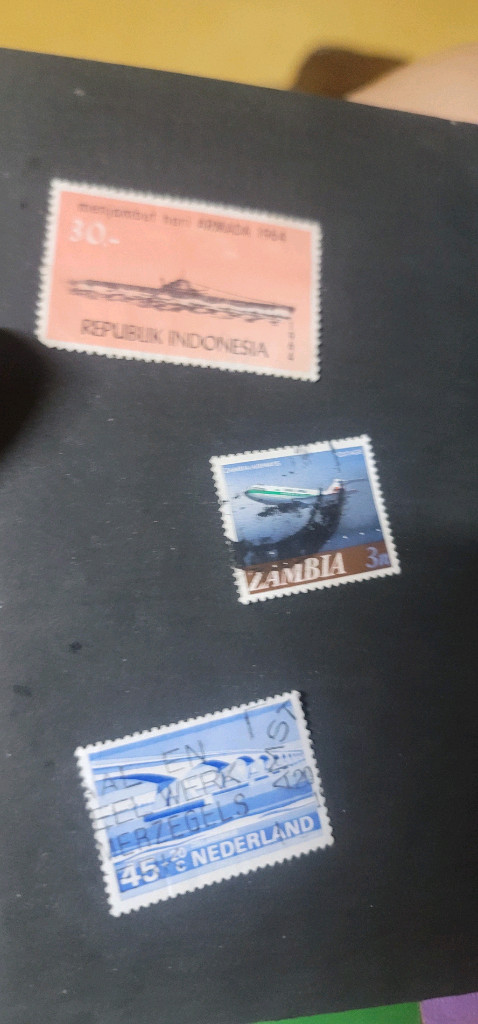 Stock Book 우표 앨범희귀 세계 빈티지 우표 앨범 (70여 장)내용:오래된 우표 앨범 한 권 정리합니다.우표 이미지