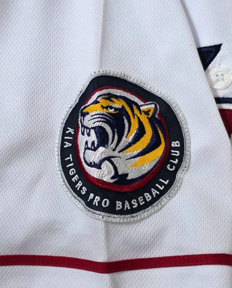 [110] 기아타이거즈 홈 유니폼(윤석민) 이미지