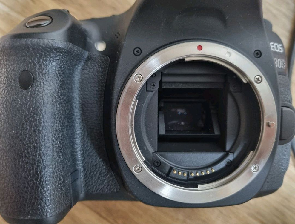 [개봉 제품] 캐논 EOS 80D + EF-S 18-55mm F3.5-5.6 IS STM 표준 줌렌즈 + 추가 구성 이미지