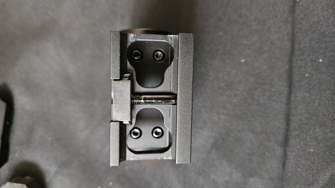 에볼루션기어 로미오5 도트사이트 팝니다. 이미지