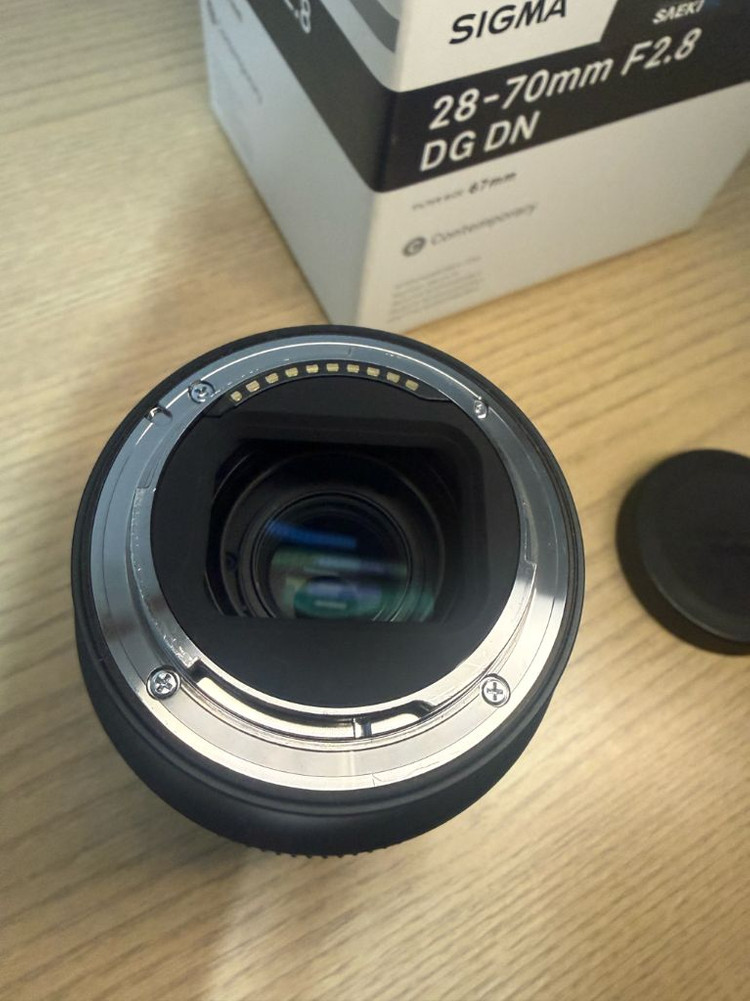 시그마 28-70mm F2.8 DG DN 소니 씨계륵 시계륵 렌즈 이미지